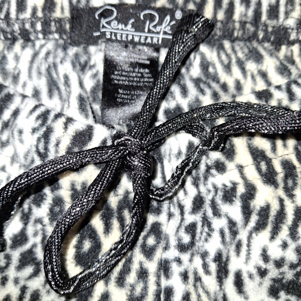 Rene Rofe Snow Leopard Print Sleepwear - Picture 3 of 5
